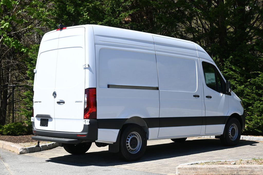 2025 Mercedes-Benz Sprinter 2500 7