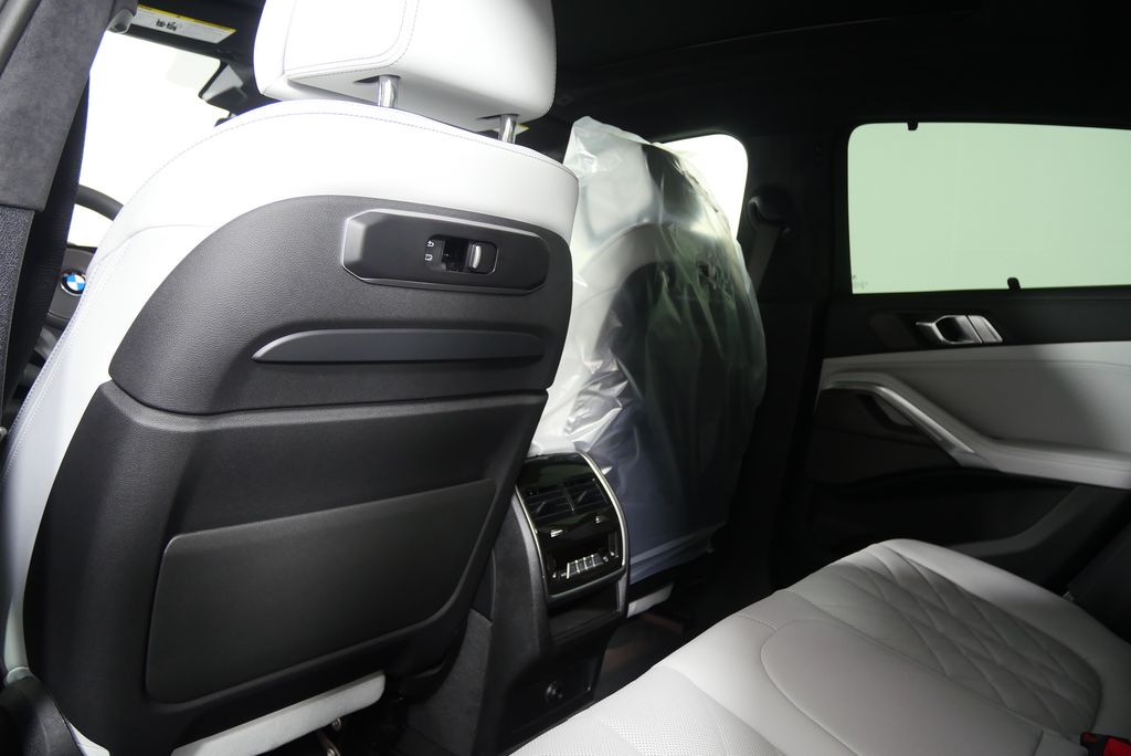 Thumbnail: 2026 BMW X6 - 16