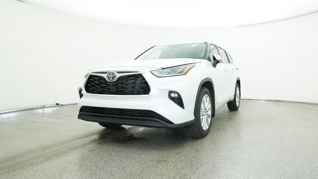 Thumbnail: 2025 Toyota Highlander - 10