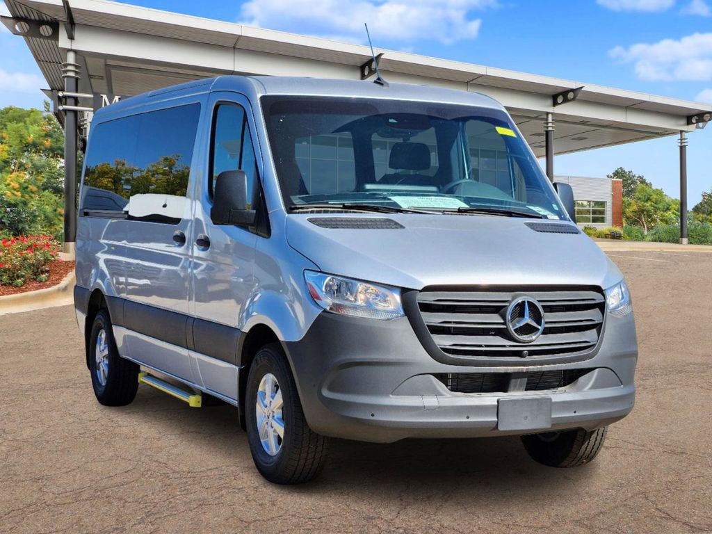 2024 Mercedes-Benz Sprinter 2500 Cargo 144 WB 2