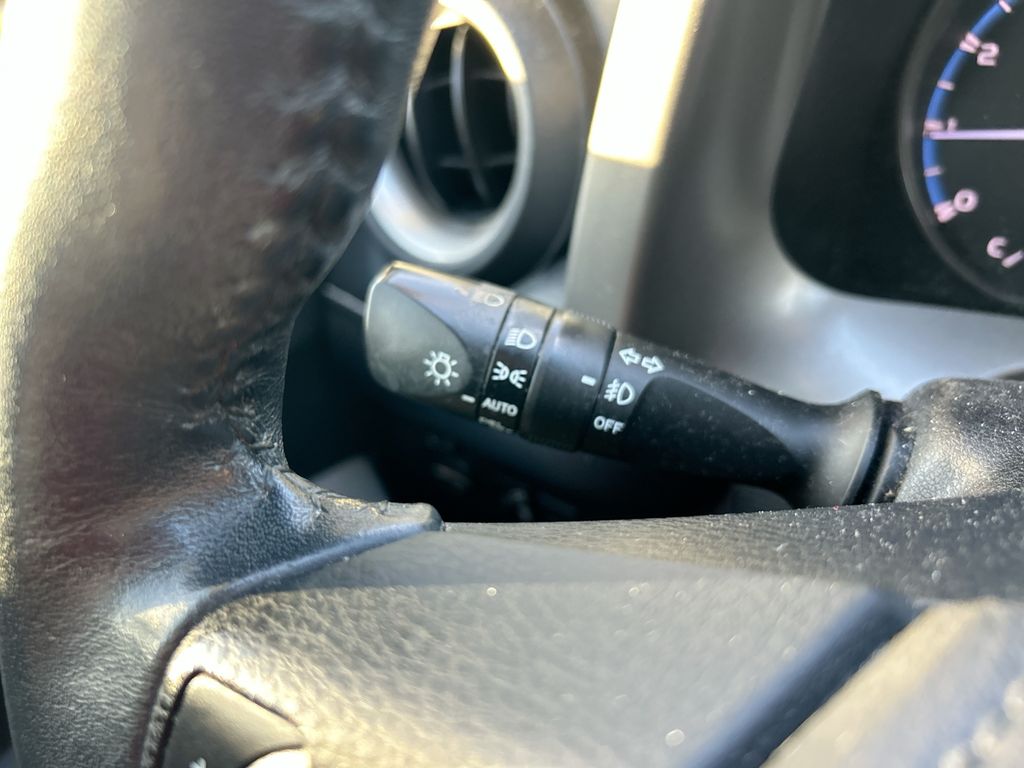 Thumbnail: 2018 Toyota RAV4 - 20