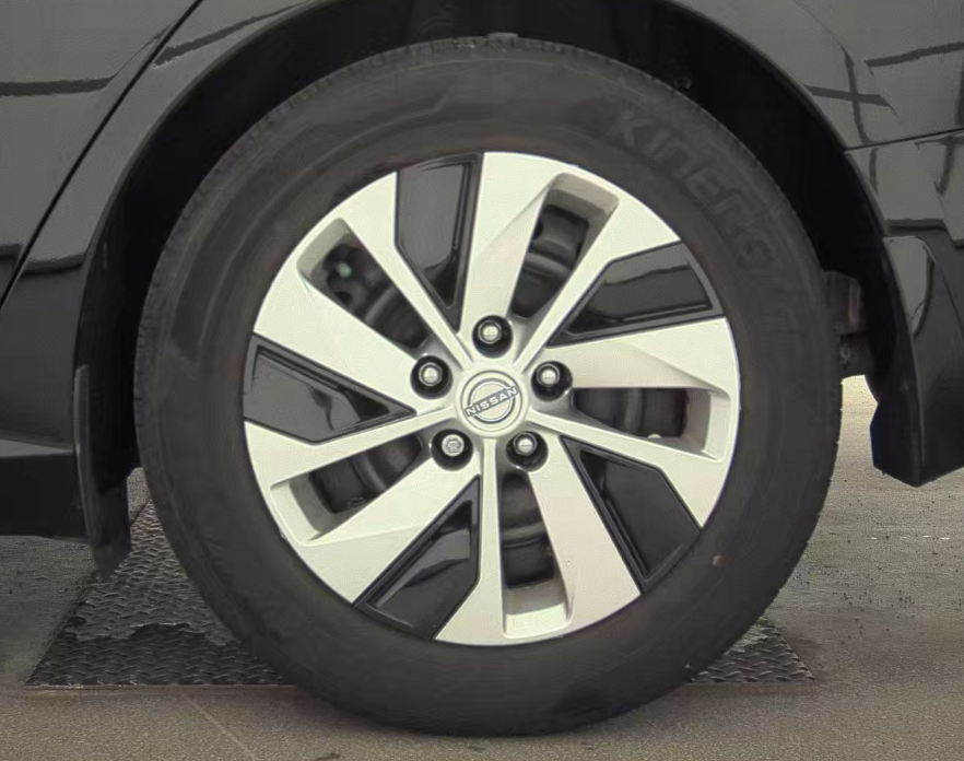 Used 2023 Black Nissan 2.5 S image 13