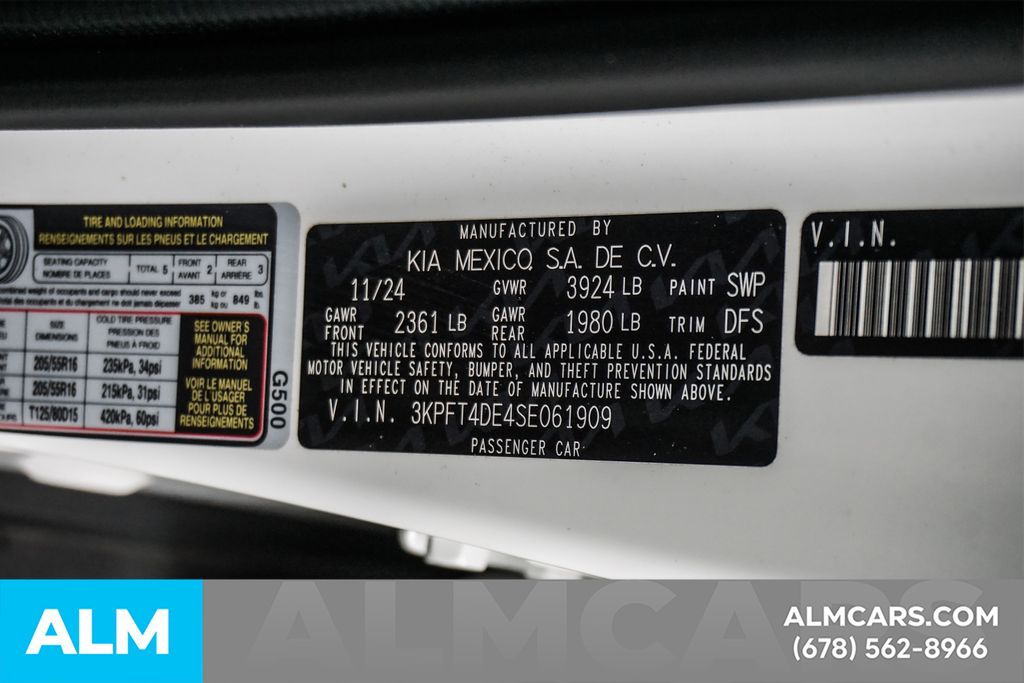 Used 2025 White Kia LXS image 55