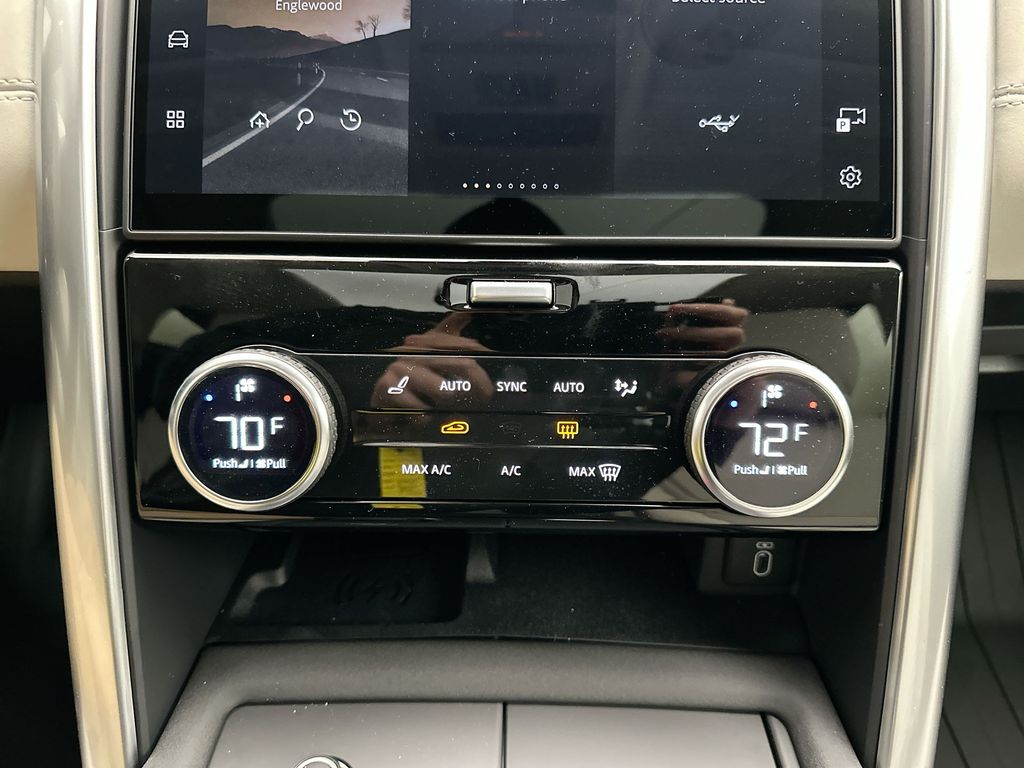 Thumbnail: 2026 Land Rover Discovery - 13