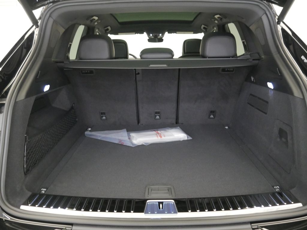 Thumbnail: 2026 Porsche Cayenne - 25