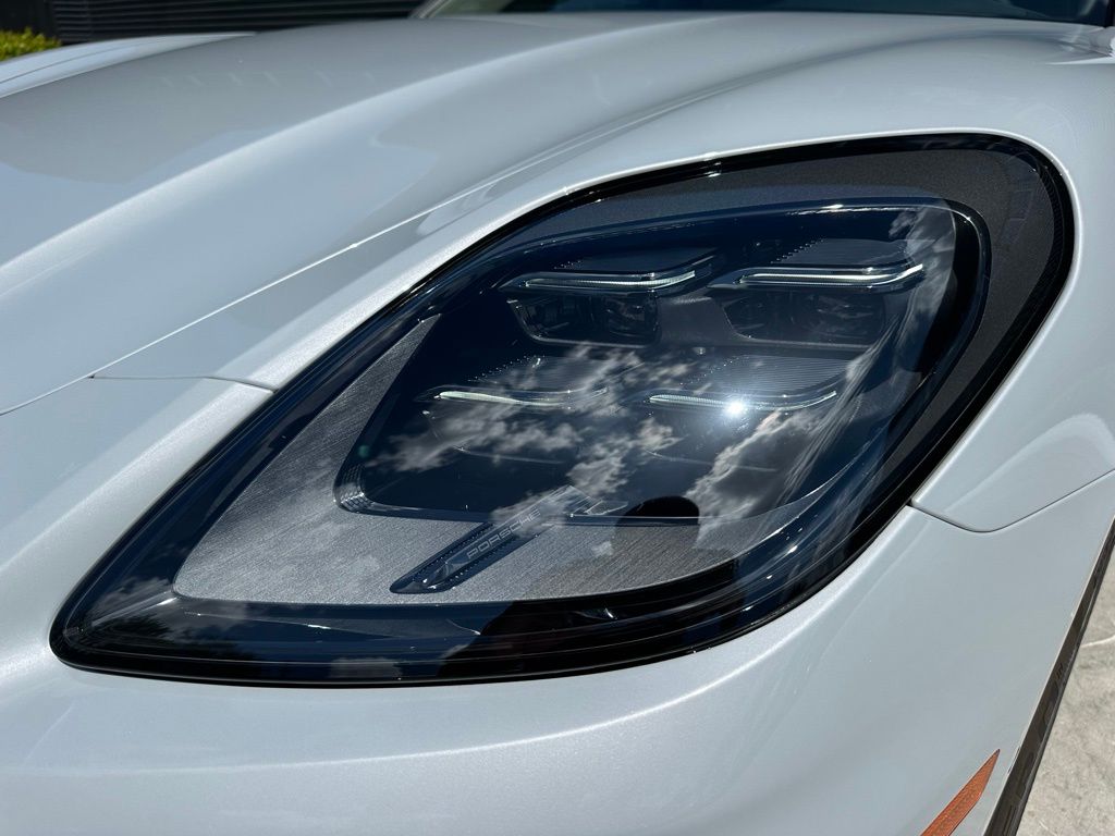 Thumbnail: 2025 Porsche Panamera - 13