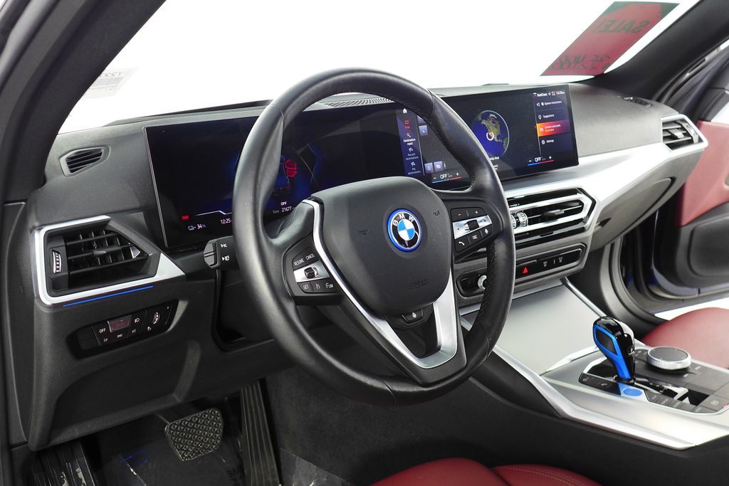 Thumbnail: 2023 BMW i4 - 30
