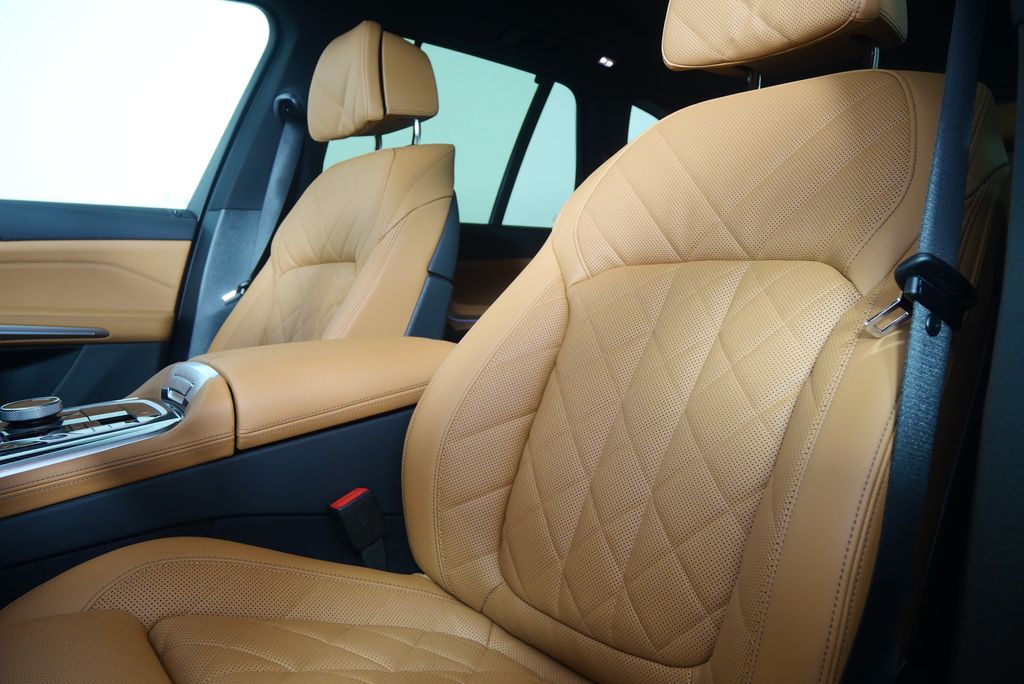 Thumbnail: 2026 BMW X5 - 11