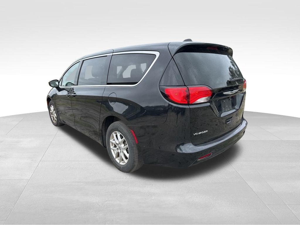 2023 Brilliant Black Crystal Pearlcoat Chrysler Voyager LX FWD Van