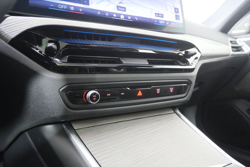 Thumbnail: 2025 BMW i4 - 25