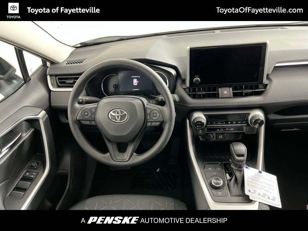 2025 Toyota RAV4 XLE 16