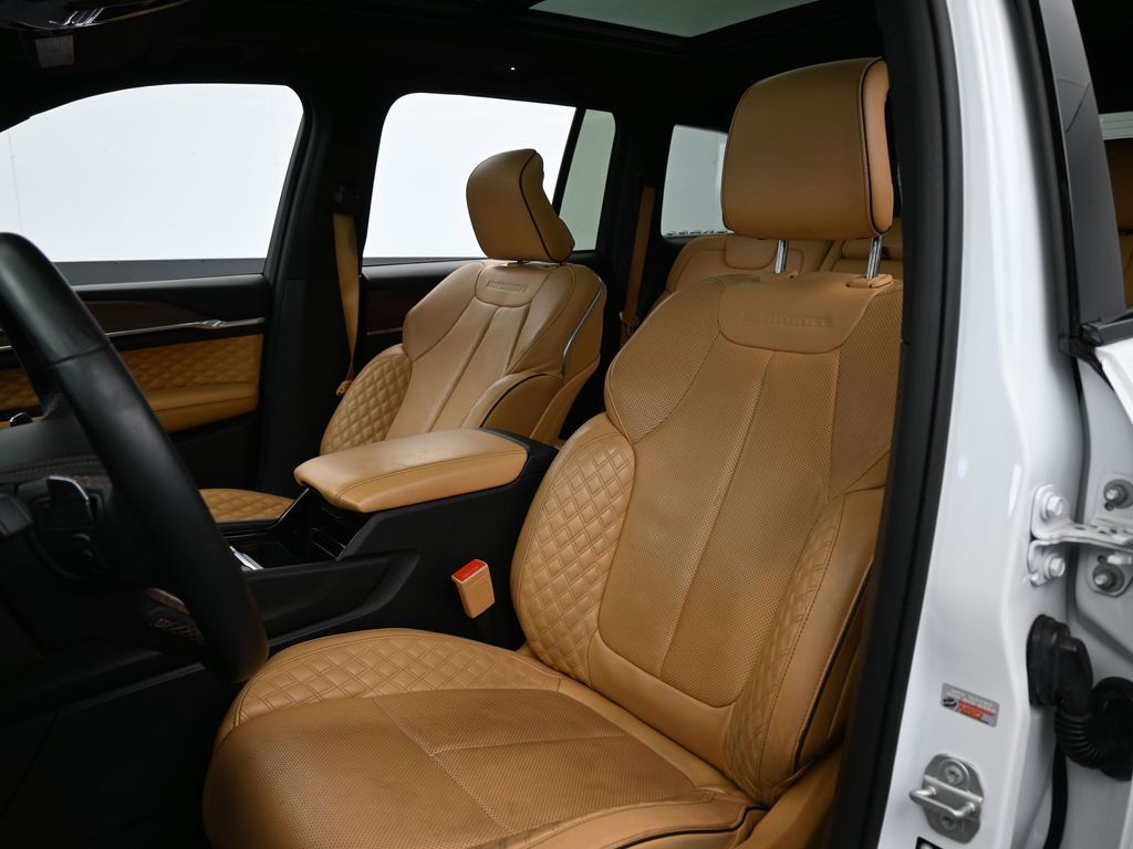 Used 2022 Bright White Clearcoat Jeep Summit image 10