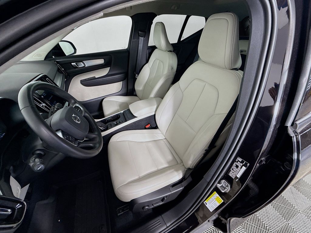 Thumbnail: 2020 Volvo XC40 - 22