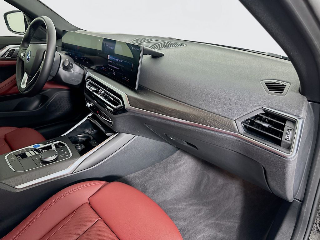 Thumbnail: 2023 BMW i4 - 30