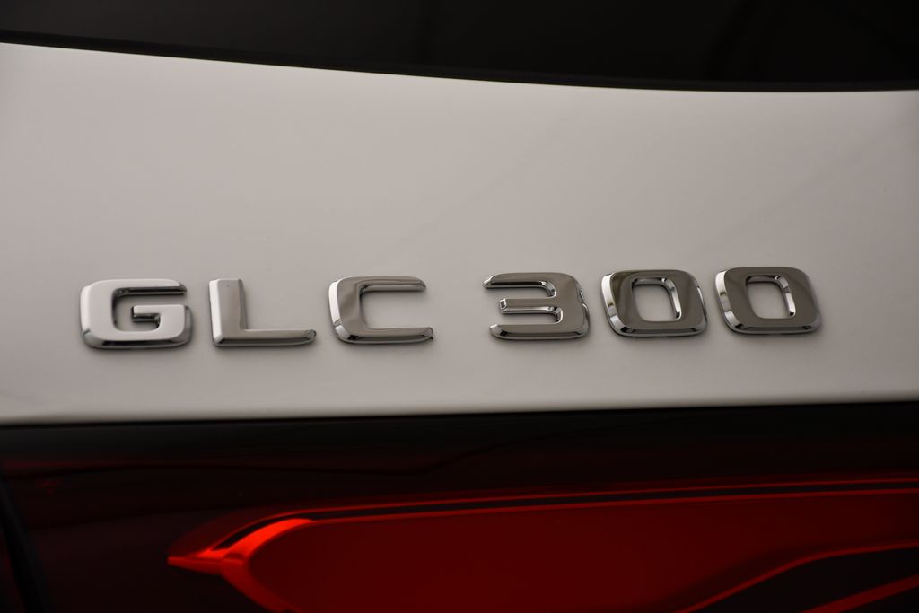 Thumbnail: 2025 Mercedes-Benz GLC - 9