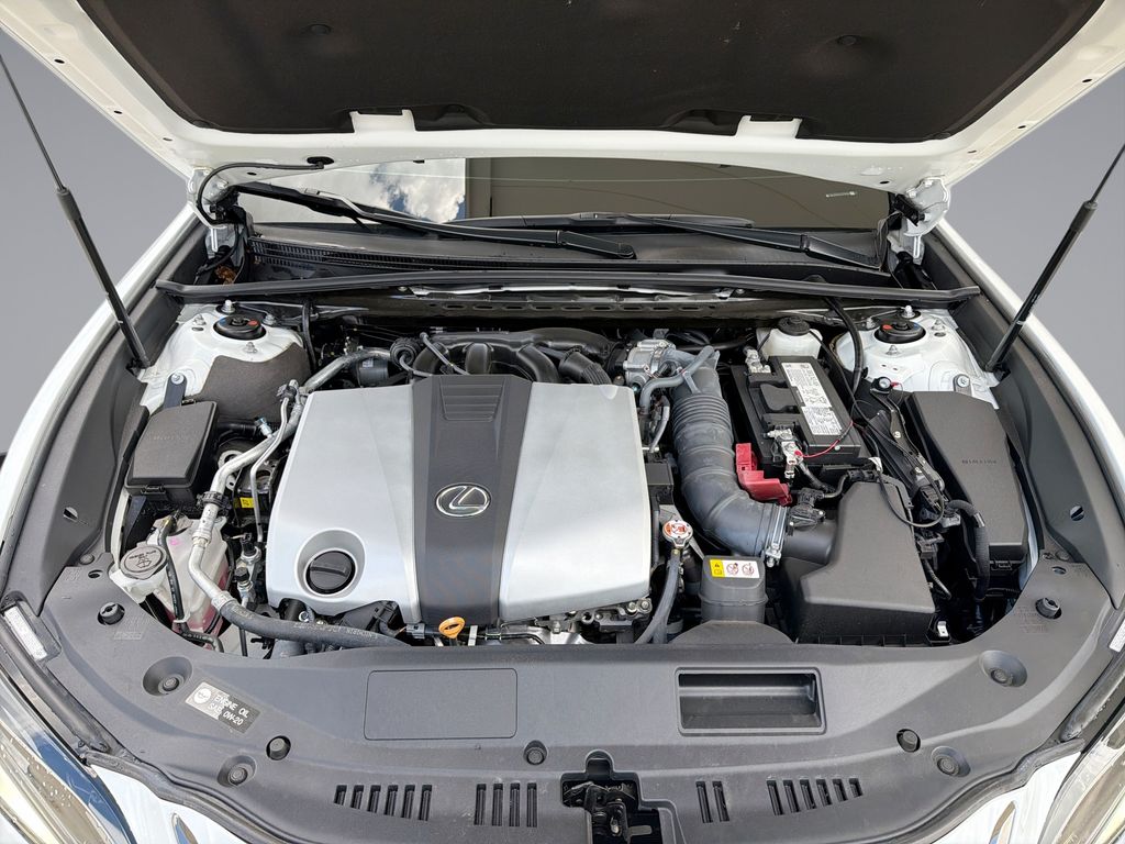 Thumbnail: 2025 Lexus ES - 14