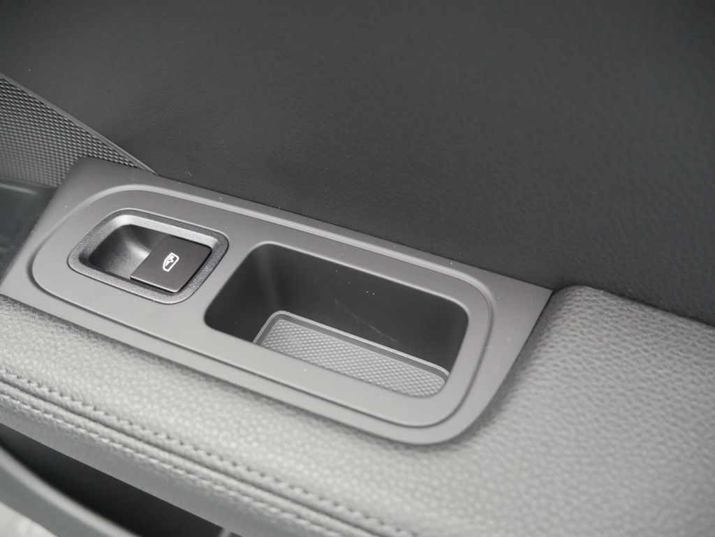 Thumbnail: 2026 Porsche Cayenne - 29