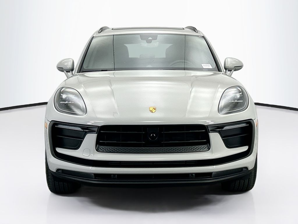 Thumbnail: 2026 Porsche Macan - 10