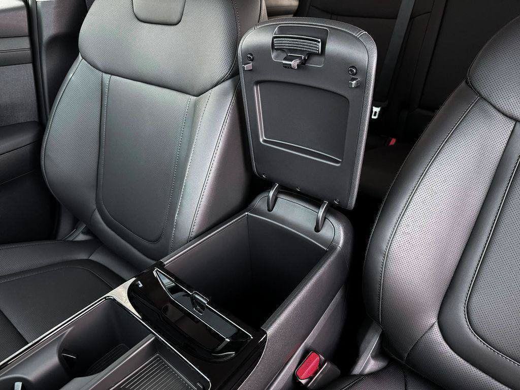 New 2026 White Hyundai SEL Convenience image 18