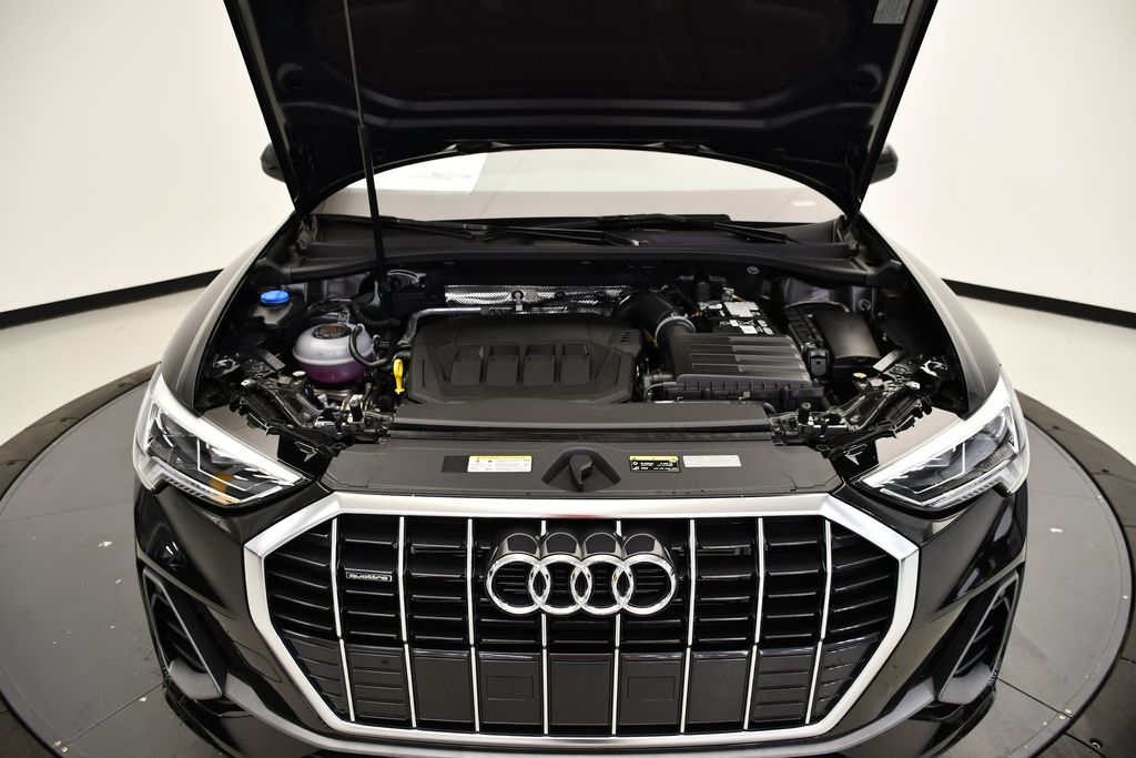 Thumbnail: 2025 Audi Q3 - 13