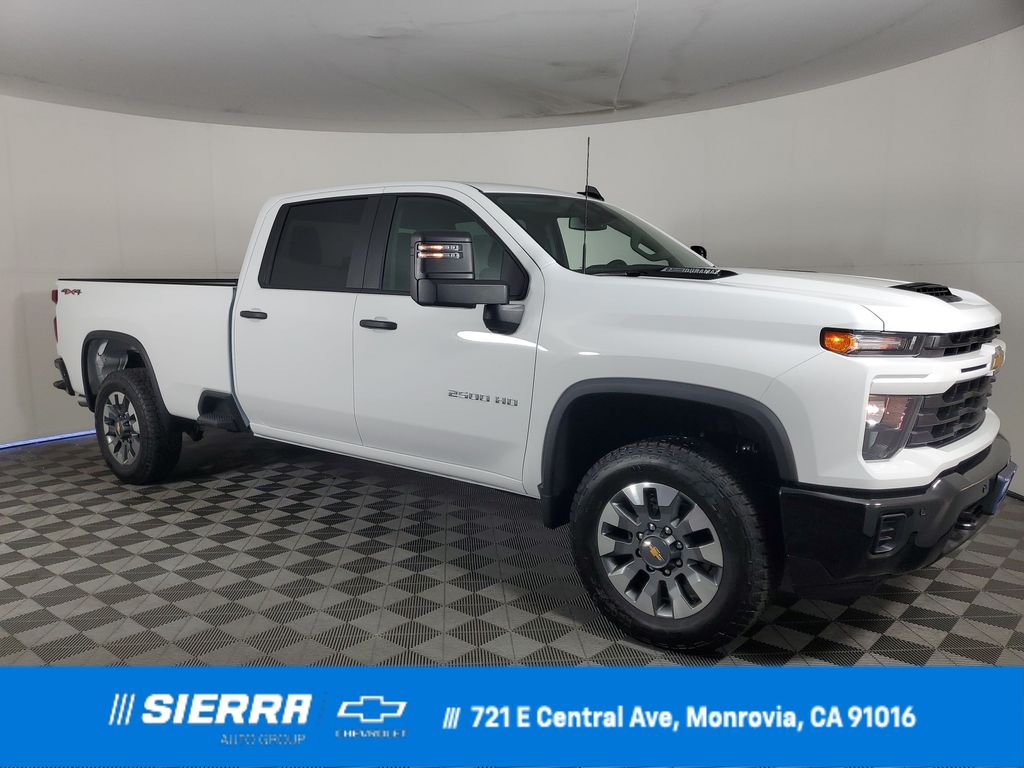 Summit White 2026 Chevrolet Silverado 2500HD Pickup Truck Four-Wheel Drive Automatic