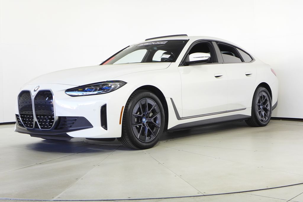 Thumbnail: 2023 BMW i4 - 2