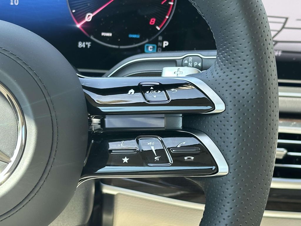 2025 Mercedes-Benz GLS 450 4MATIC 21