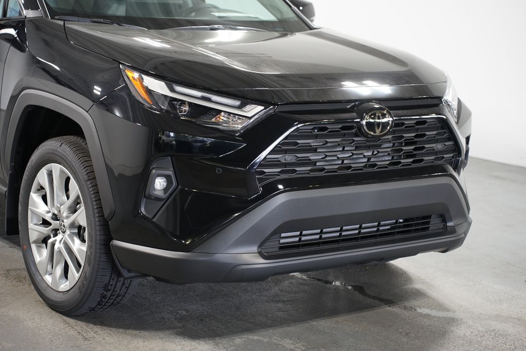 Thumbnail: 2025 Toyota RAV4 - 4