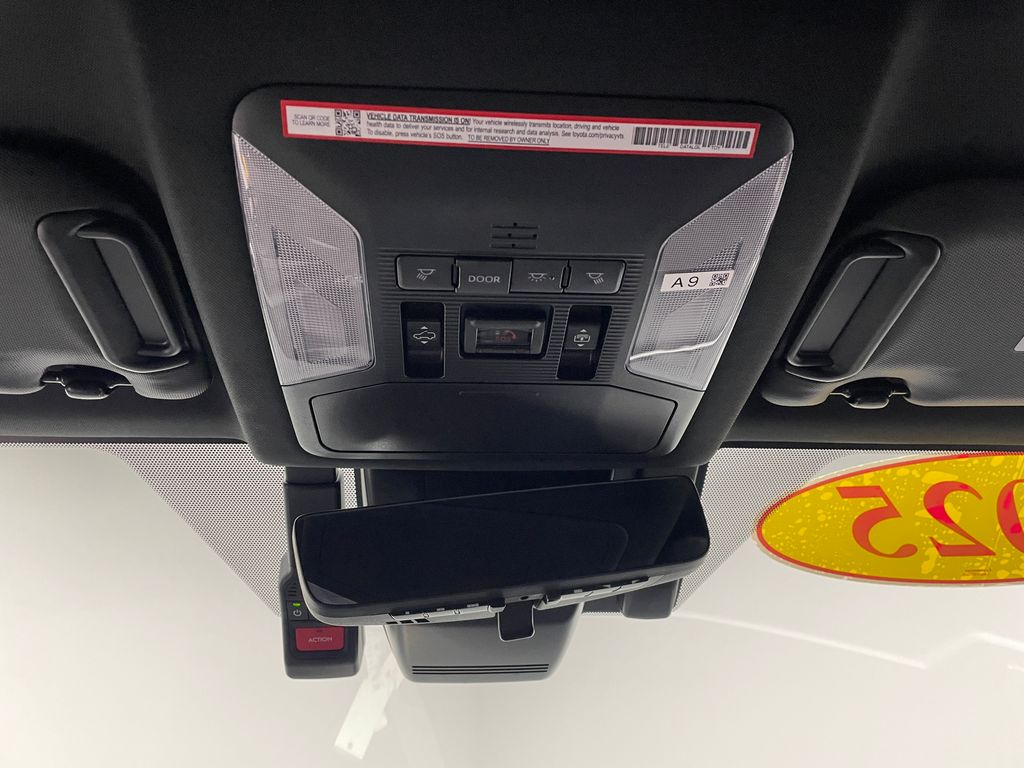 Thumbnail: 2025 Toyota RAV4 - 32