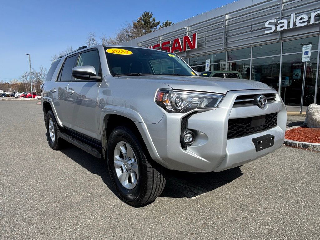 2024 Toyota 4Runner SR5 4WD