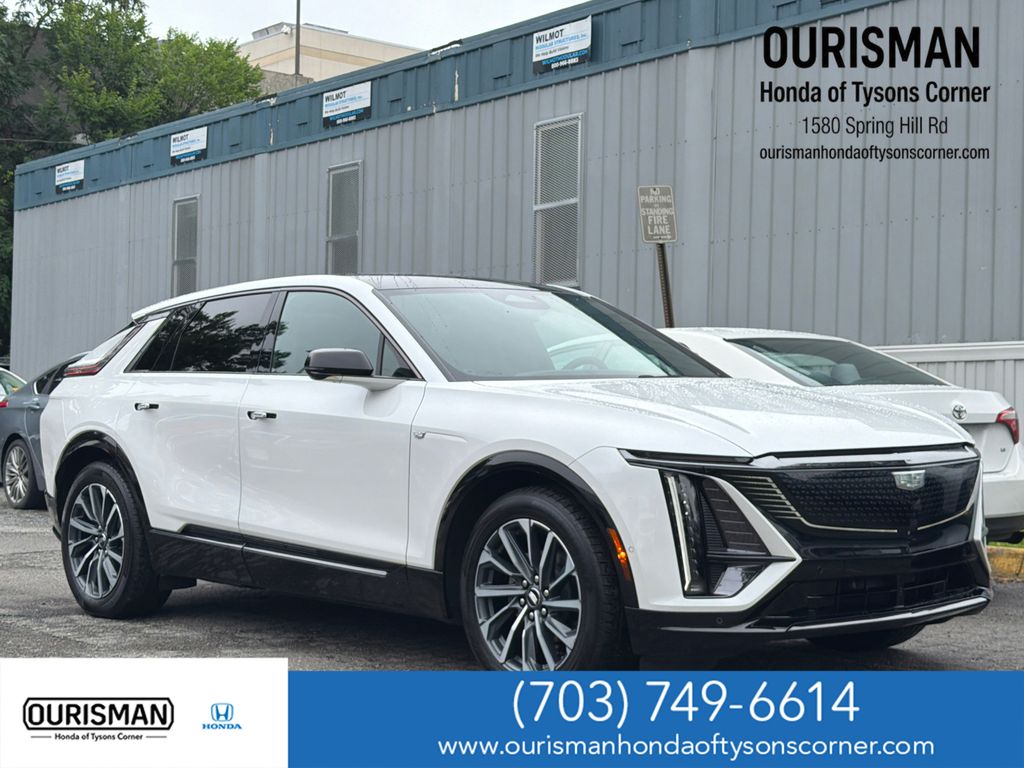 Crystal White Tricoat 2024 Cadillac LYRIQ SUV / Crossover Rear-Wheel Drive 1-Speed Automatic