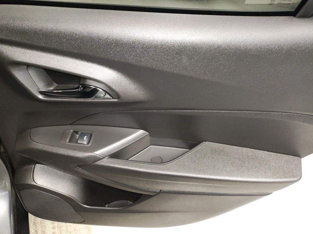 Used 2025 Gray Chevrolet LT image 13