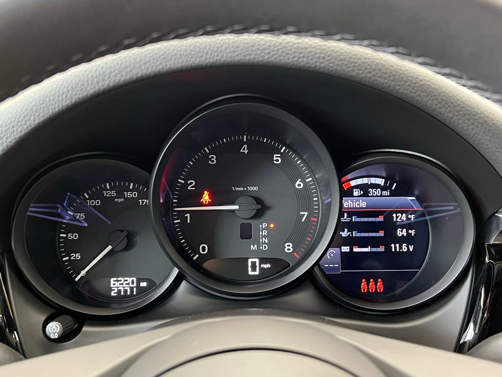 2024 Porsche Macan  10