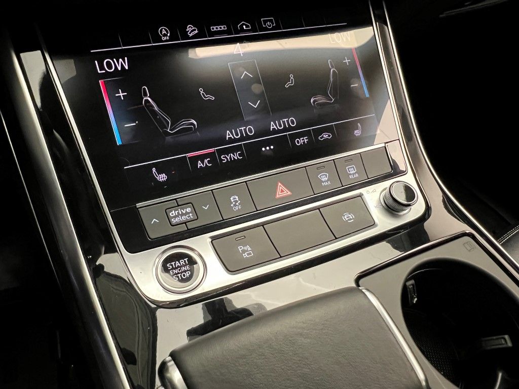 Thumbnail: 2021 Audi Q8 - 32