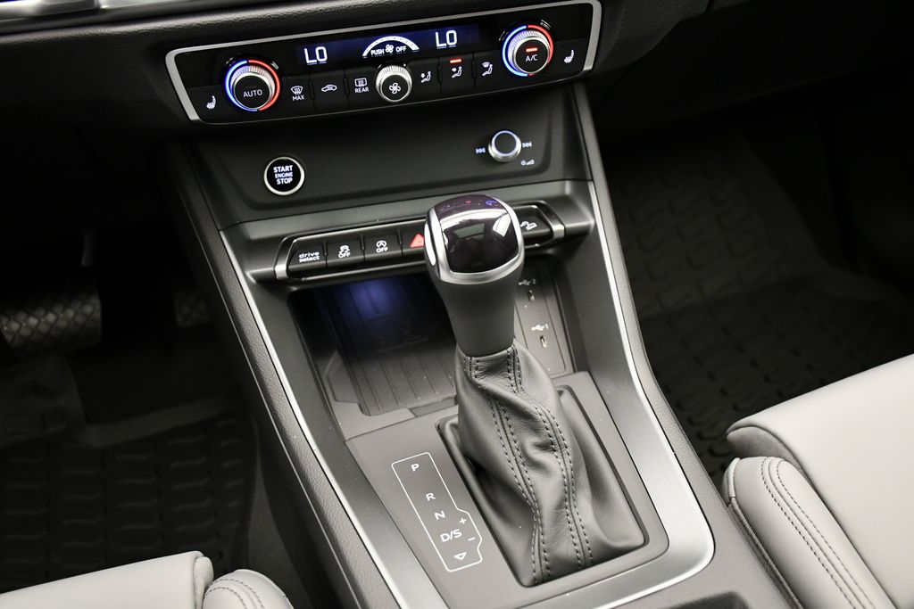 Thumbnail: 2025 Audi Q3 - 31