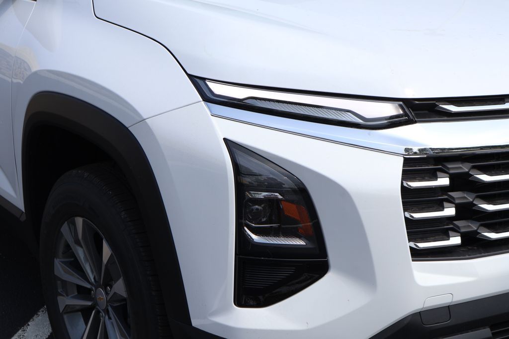 Thumbnail: 2027 Chevrolet Equinox - 3
