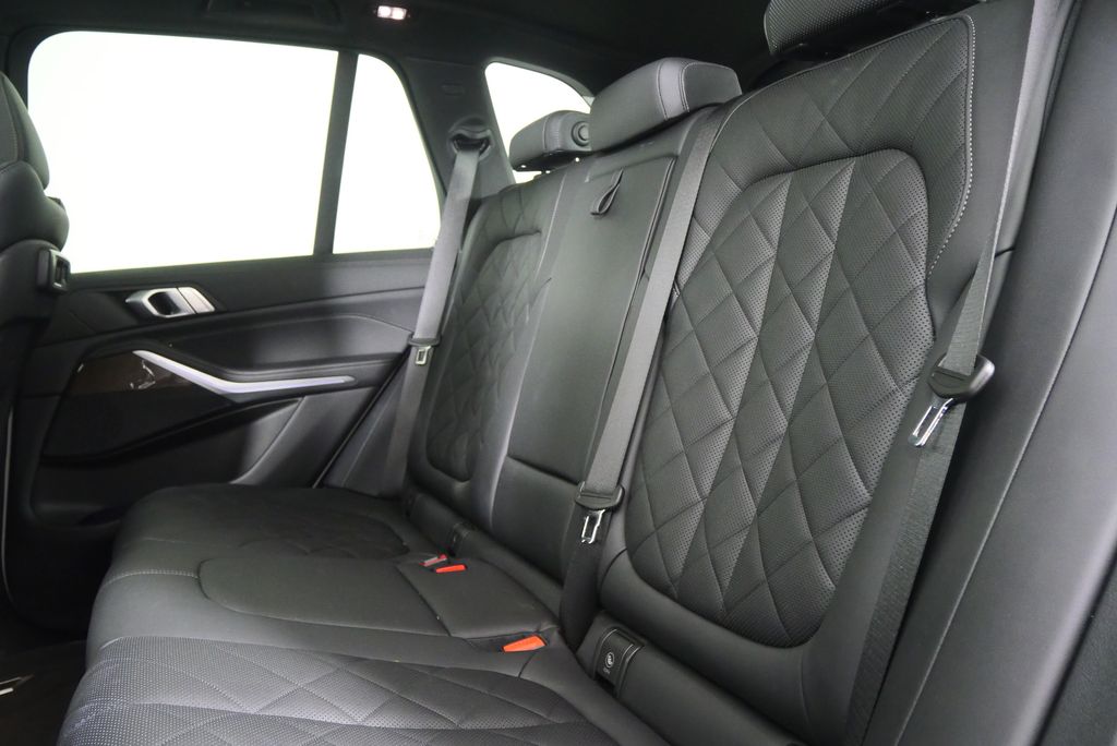 Thumbnail: 2023 BMW X5 - 16
