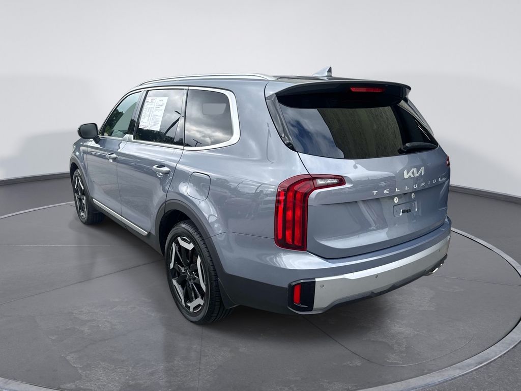 Used 2023 Silver Kia S image 5