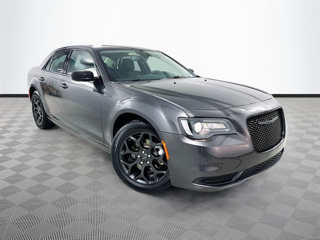 Crystal Metallic 2022 Chrysler 300 Sedan All-Wheel Drive 8-Speed Automatic