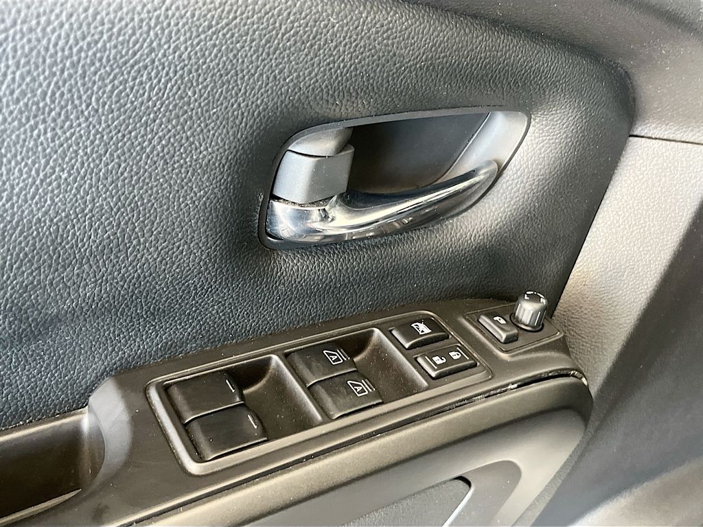 Used 2022 White Nissan PRO-4X image 18