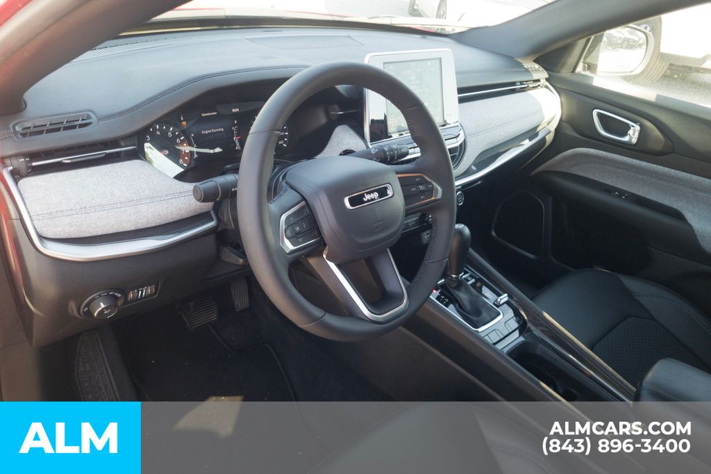 Used 2025 Red Jeep Latitude image 5