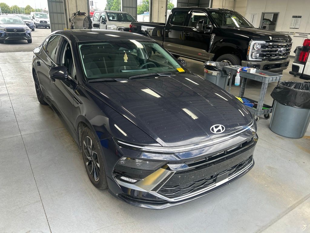 Carbon Blue 2024 Hyundai Sonata Sedan Front-Wheel Drive 8-Speed Automatic