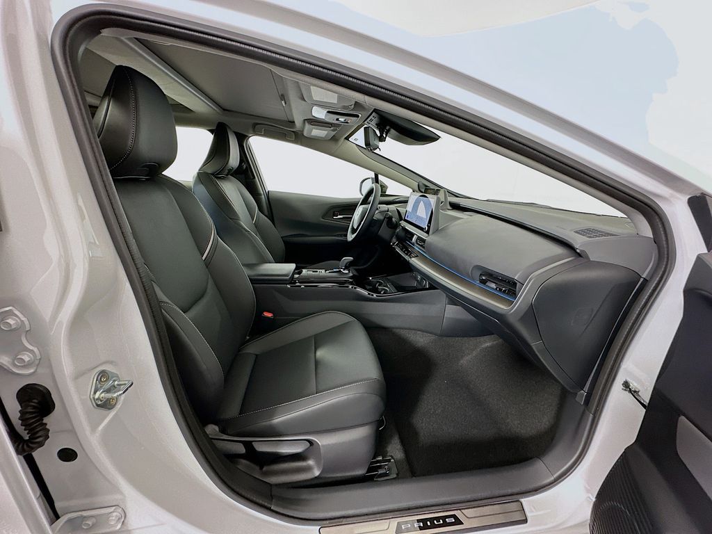 Thumbnail: 2025 Toyota Prius - 28