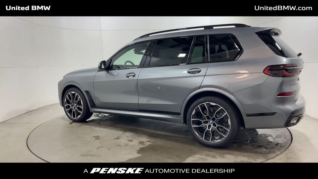 Thumbnail: 2026 BMW X7 - 6