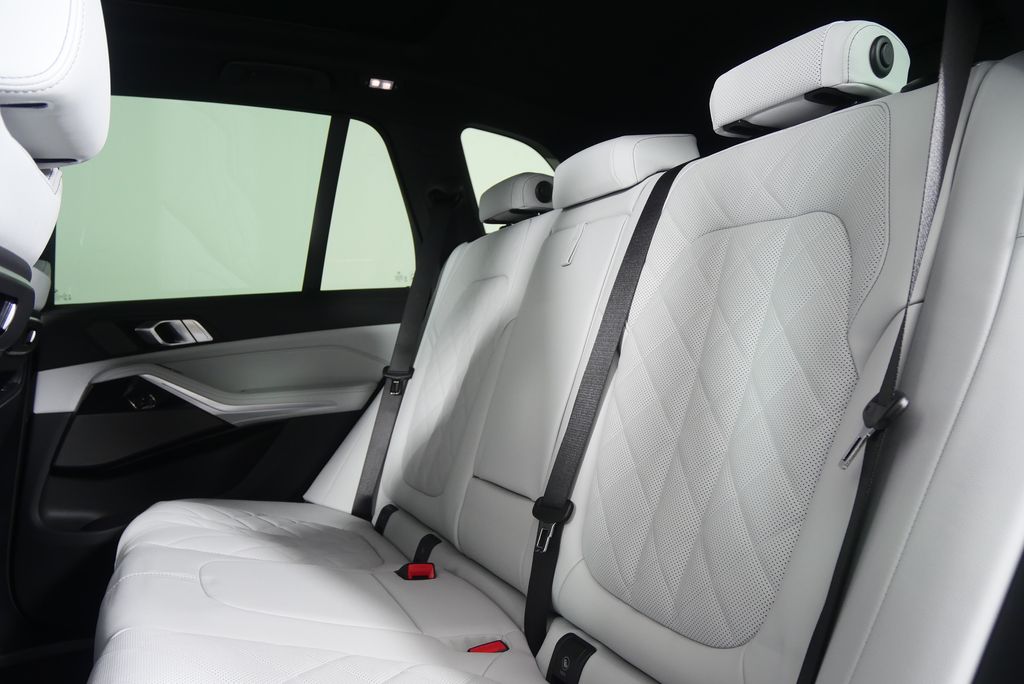 Thumbnail: 2026 BMW X5 - 16