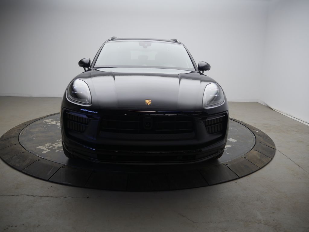 Thumbnail: 2026 Porsche Macan - 10