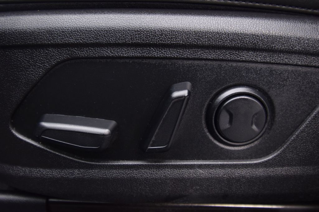 used 2023 Kia Sorento car, priced at $28,000