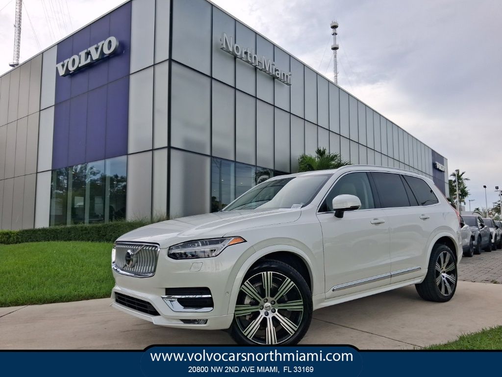 2024 Volvo XC90 B6 Plus Bright Theme 6-Seater