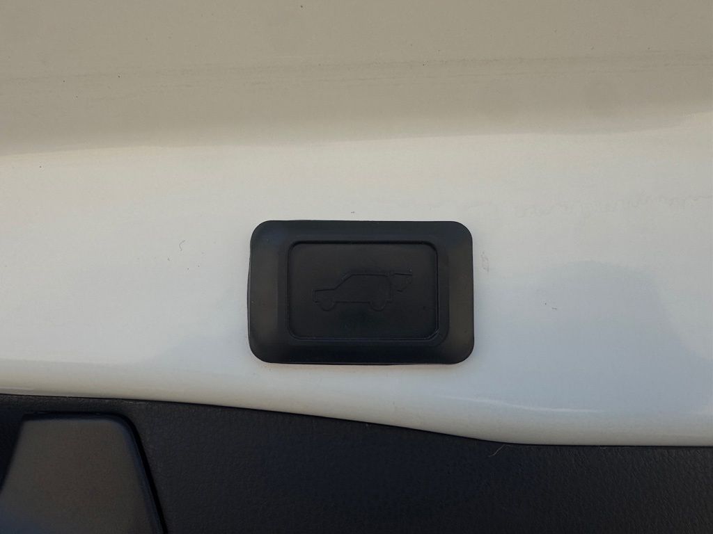 2021 Toyota RAV4 Hybrid XSE White at EAG Ford Navasota