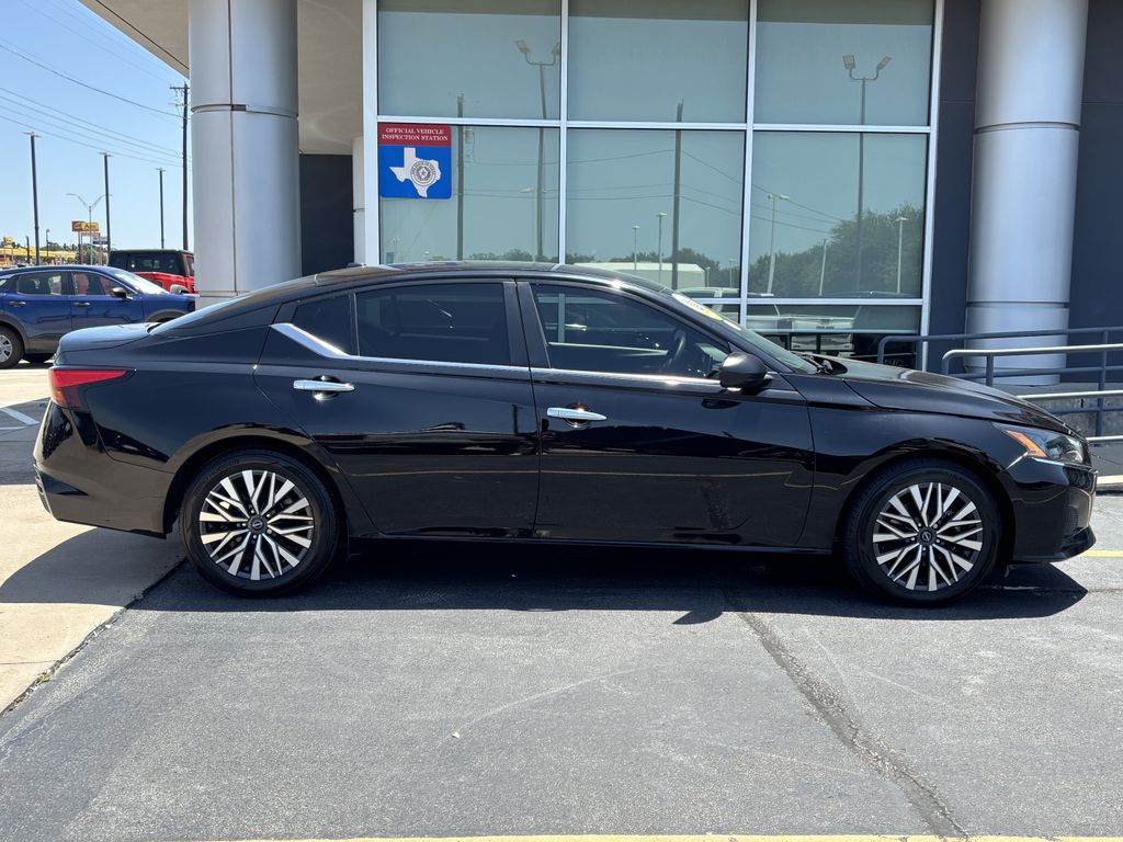 Used 2024 Nissan Altima Sedan